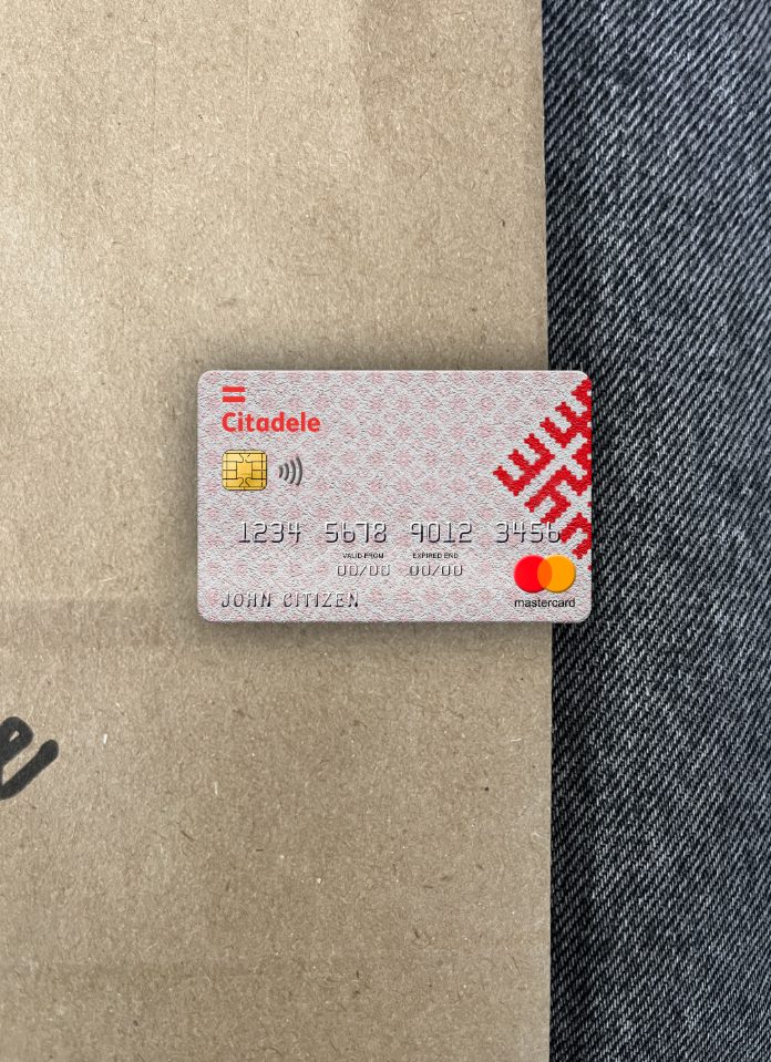 Editierbare Herunterladen Lettland Citadele Bank Mastercard Foto-Look Vorderseite Photoshop Vorlage