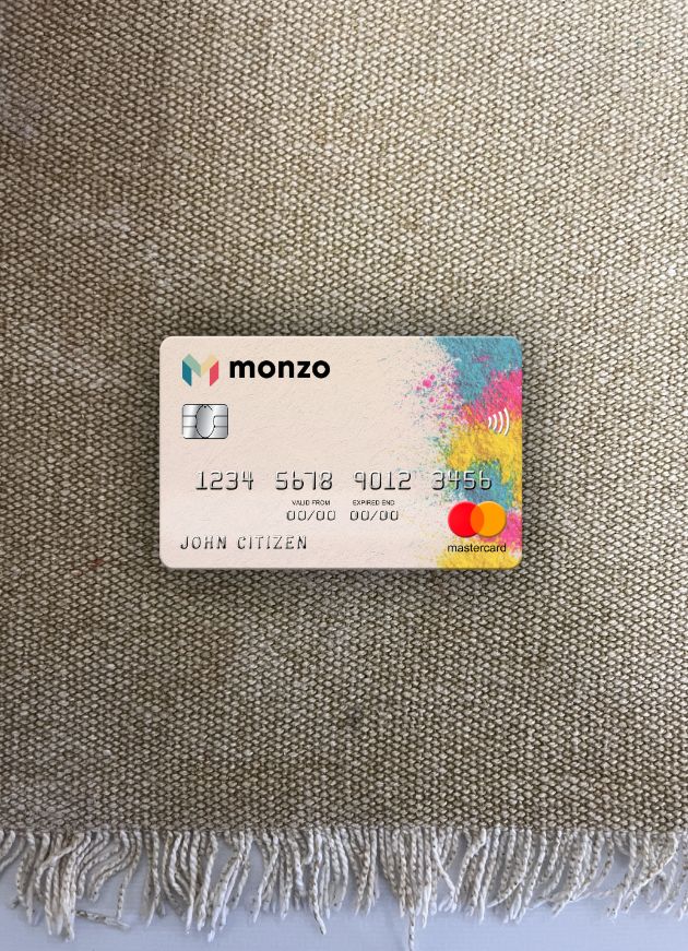 Premium Herunterladen Vereinigtes Königreich Monzo Bank Mastercard Foto-Look Vorderseite Photoshop Vorlage
