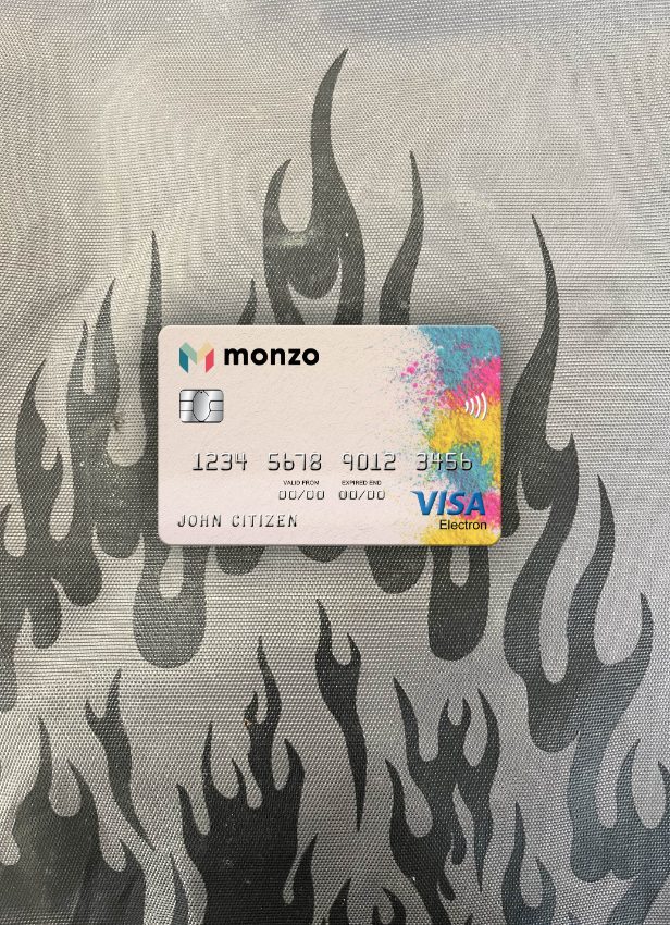 Hochwertige Herunterladen Vereinigtes Königreich Monzo Bank Visa Electron Karte Foto-Look Vorderseite Photoshop Vorlage
